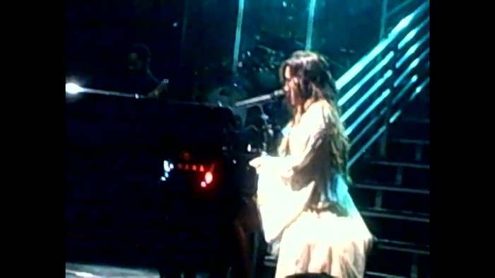 Demi Lovato - Skyscraper (Live in New York - fan video) 1715 - Demilush - Skyscraper Live in New York - Fan video Part oo4