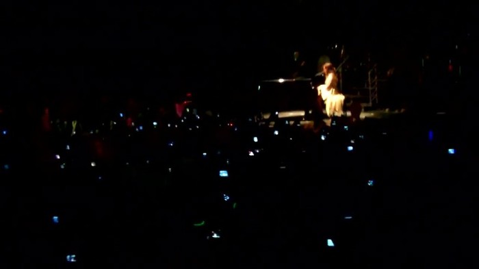 Demi Lovato - Skyscraper (Live in New York - fan video) 1222 - Demilush - Skyscraper Live in New York - Fan video Part oo3