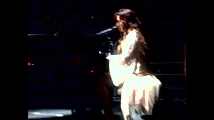 Demi Lovato - Skyscraper (Live in New York - fan video) 1227 - Demilush - Skyscraper Live in New York - Fan video Part oo3