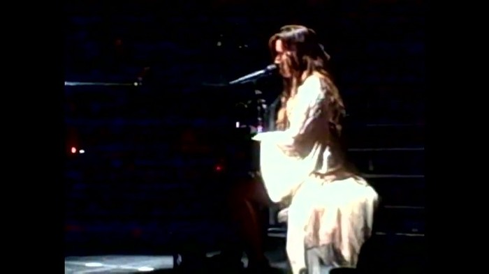 Demi Lovato - Skyscraper (Live in New York - fan video) 1229 - Demilush - Skyscraper Live in New York - Fan video Part oo3