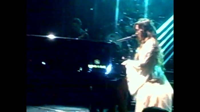 Demi Lovato - Skyscraper (Live in New York - fan video) 1728 - Demilush - Skyscraper Live in New York - Fan video Part oo4