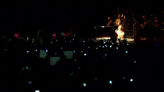 Demi Lovato - Skyscraper (Live in New York - fan video) 767 - Demilush - Skyscraper Live in New York - Fan video Part oo2