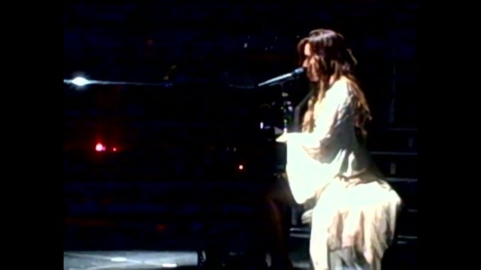 Demi Lovato - Skyscraper (Live in New York - fan video) 1245 - Demilush - Skyscraper Live in New York - Fan video Part oo3