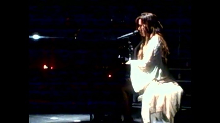 Demi Lovato - Skyscraper (Live in New York - fan video) 1246 - Demilush - Skyscraper Live in New York - Fan video Part oo3