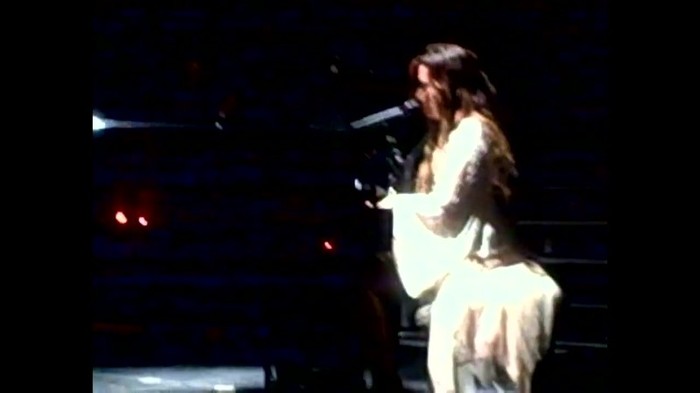 Demi Lovato - Skyscraper (Live in New York - fan video) 1247 - Demilush - Skyscraper Live in New York - Fan video Part oo3