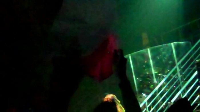 Demi Lovato - Skyscraper (Live in New York - fan video) 1748