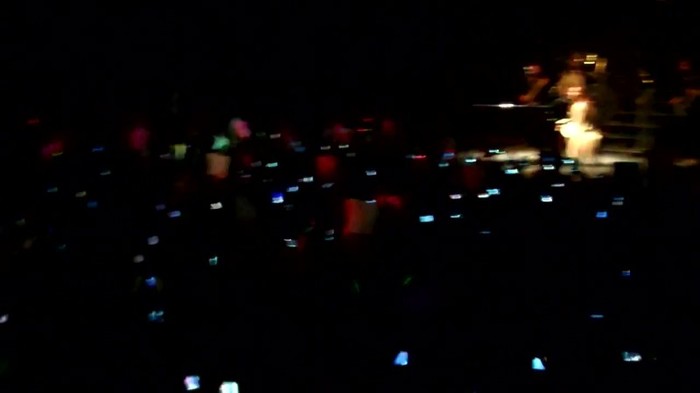 Demi Lovato - Skyscraper (Live in New York - fan video) 357