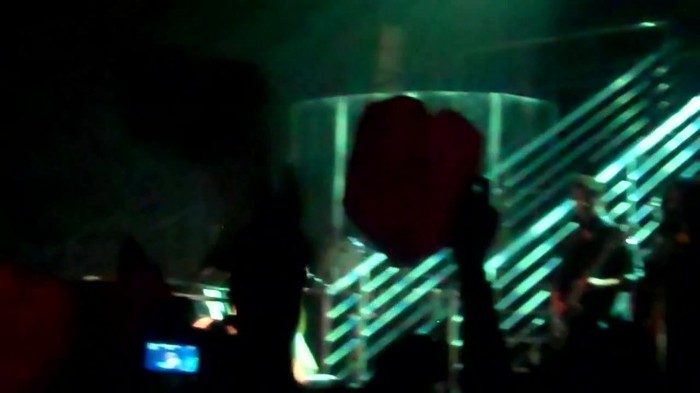 Demi Lovato - Skyscraper (Live in New York - fan video) 1761