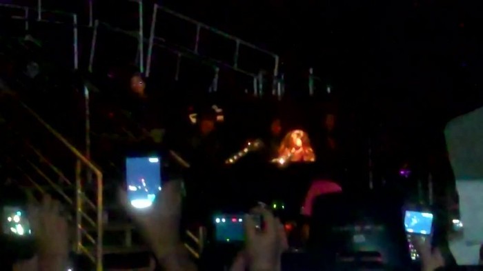 Demi Lovato - Skyscraper (Live in New York - fan video) 1270 - Demilush - Skyscraper Live in New York - Fan video Part oo3