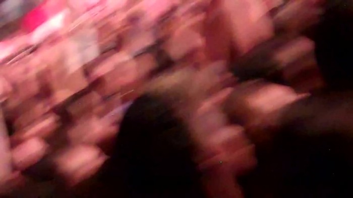 Demi Lovato - Skyscraper (Live in New York - fan video) 802