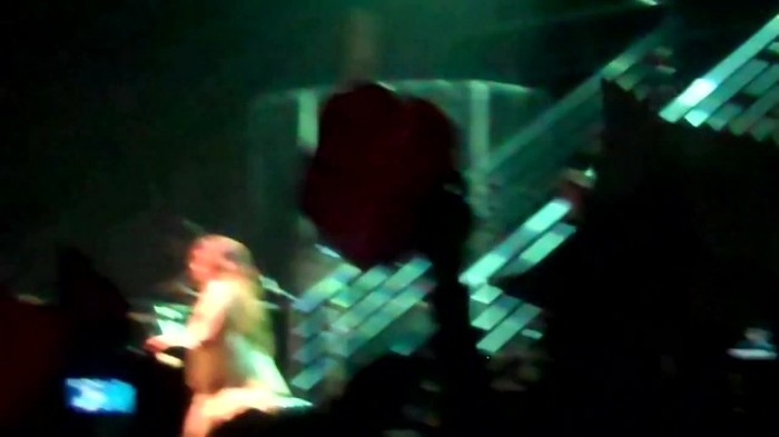 Demi Lovato - Skyscraper (Live in New York - fan video) 1767