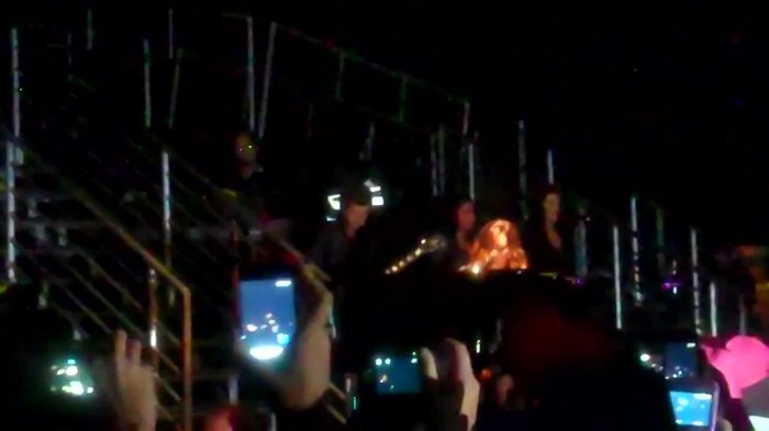 Demi Lovato - Skyscraper (Live in New York - fan video) 1277 - Demilush - Skyscraper Live in New York - Fan video Part oo3