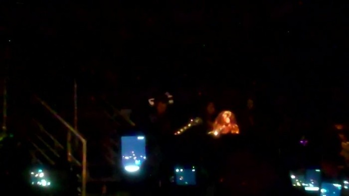 Demi Lovato - Skyscraper (Live in New York - fan video) 1283 - Demilush - Skyscraper Live in New York - Fan video Part oo3
