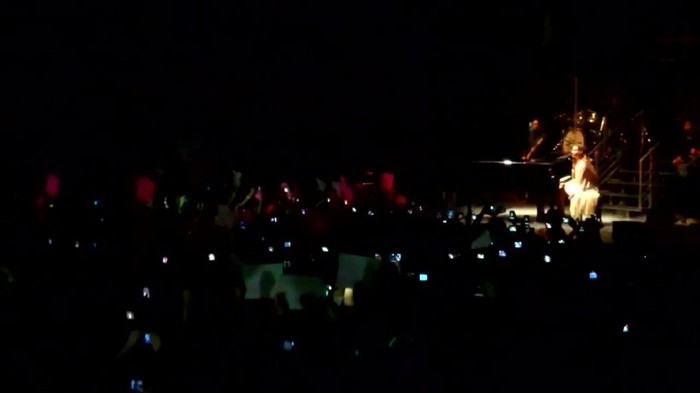Demi Lovato - Skyscraper (Live in New York - fan video) 395