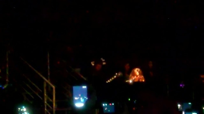 Demi Lovato - Skyscraper (Live in New York - fan video) 1289 - Demilush - Skyscraper Live in New York - Fan video Part oo3