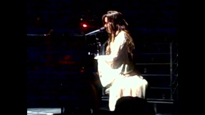 Demi Lovato - Skyscraper (Live in New York - fan video) 1296 - Demilush - Skyscraper Live in New York - Fan video Part oo3