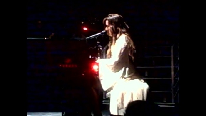 Demi Lovato - Skyscraper (Live in New York - fan video) 1298 - Demilush - Skyscraper Live in New York - Fan video Part oo3