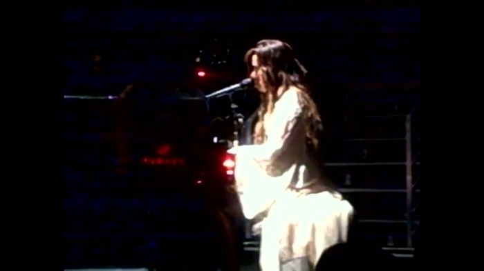 Demi Lovato - Skyscraper (Live in New York - fan video) 1299 - Demilush - Skyscraper Live in New York - Fan video Part oo3