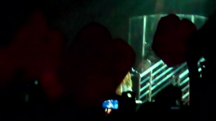 Demi Lovato - Skyscraper (Live in New York - fan video) 1792