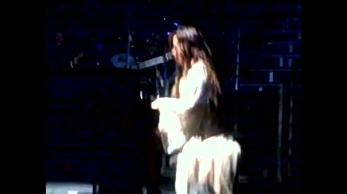 Demi Lovato - Skyscraper (Live in New York - fan video) 1309 - Demilush - Skyscraper Live in New York - Fan video Part oo3