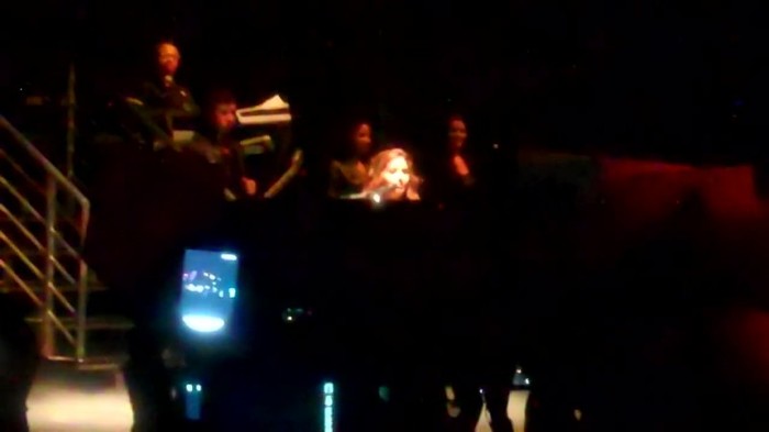 Demi Lovato - Skyscraper (Live in New York - fan video) 424