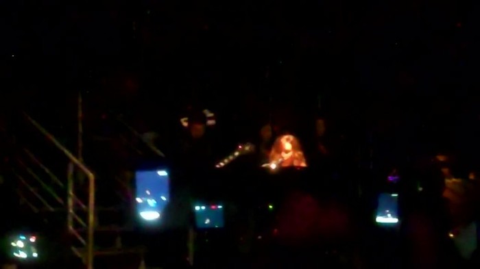 Demi Lovato - Skyscraper (Live in New York - fan video) 1313
