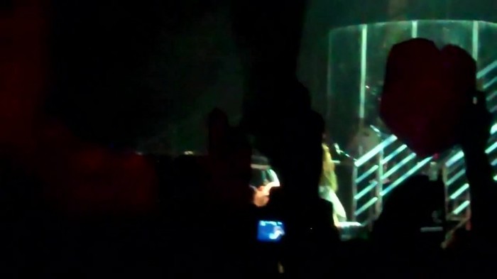 Demi Lovato - Skyscraper (Live in New York - fan video) 1800