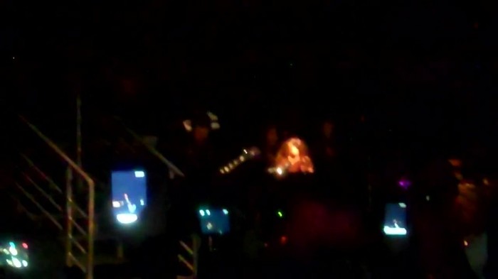 Demi Lovato - Skyscraper (Live in New York - fan video) 1317