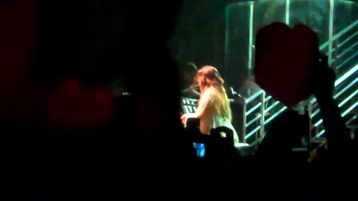 Demi Lovato - Skyscraper (Live in New York - fan video) 1803 - Demilush - Skyscraper Live in New York - Fan video Part oo4