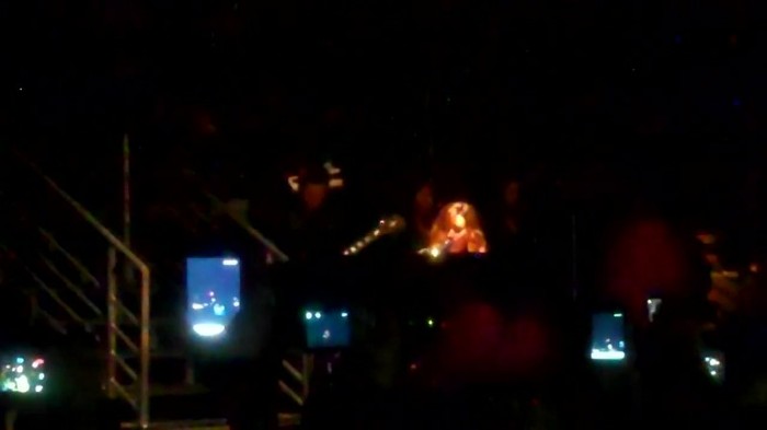 Demi Lovato - Skyscraper (Live in New York - fan video) 1331