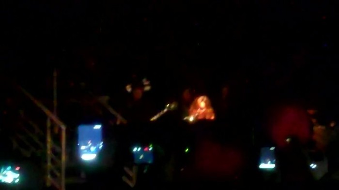 Demi Lovato - Skyscraper (Live in New York - fan video) 1334