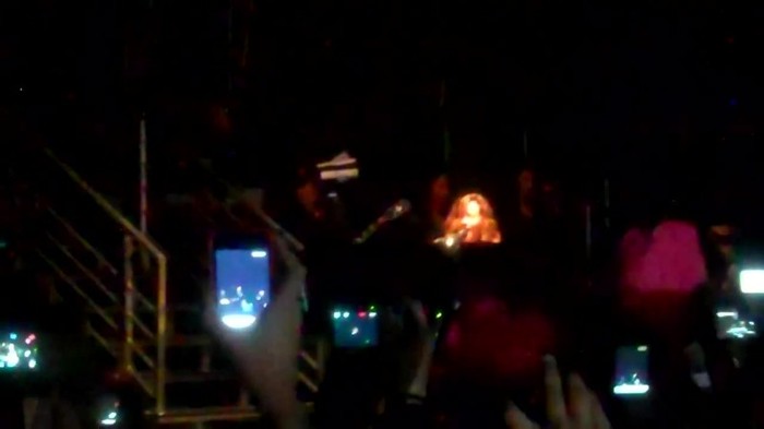 Demi Lovato - Skyscraper (Live in New York - fan video) 1352 - Demilush - Skyscraper Live in New York - Fan video Part oo3