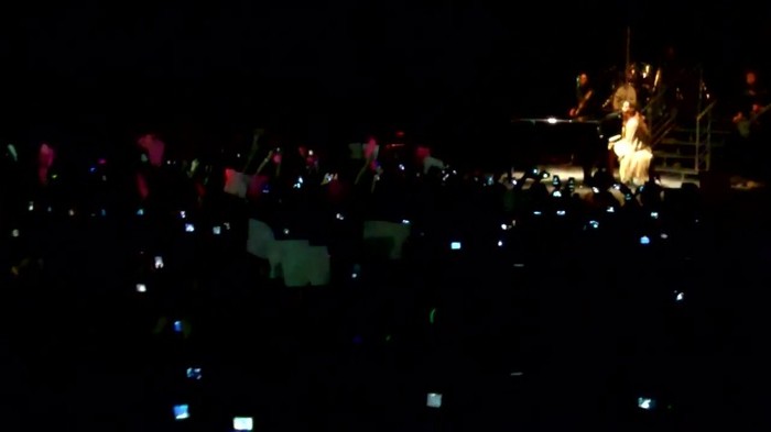 Demi Lovato - Skyscraper (Live in New York - fan video) 489
