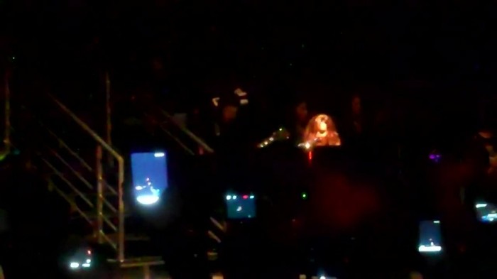 Demi Lovato - Skyscraper (Live in New York - fan video) 1367
