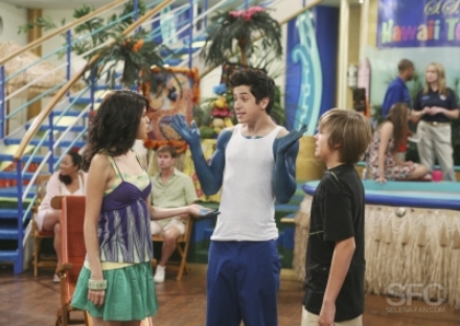 normal_009 - The Suite Life on Deck Season 1 Episode 19 Double-Crossed - Stills