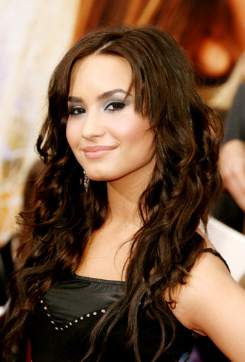 Demi Lovato,Demi Lovato pics,Demi Lovato hairstyle,photos, Demi Lovato bio,celebrity, (6)