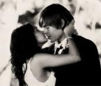  - Zanessa