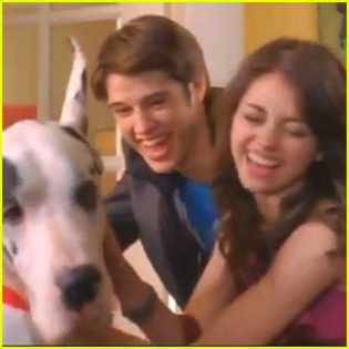 matt-sarah-geek-charming-trailer