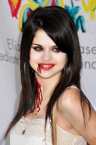 76452-123610 - selena gomez vampir