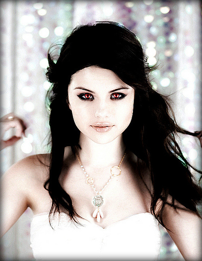 4888215011_befe39b508_z - selena gomez vampir