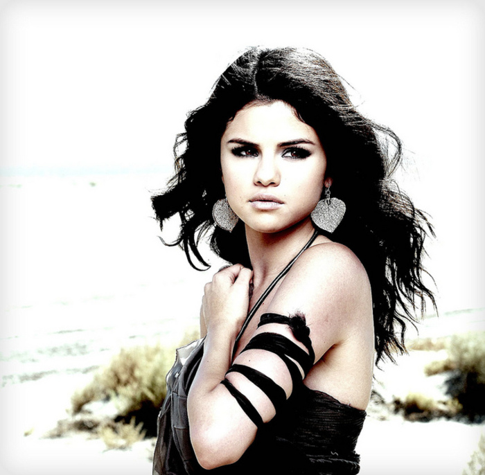 4967596635_1d20e1207f_z - selena gomez vampir