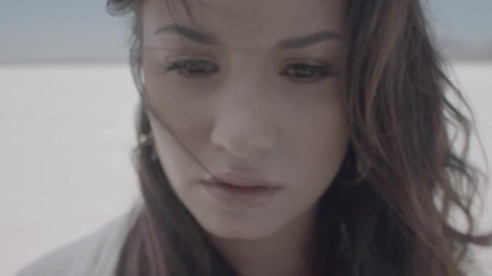 Demi Lovato - Skyscraper (Official lyric video) 193
