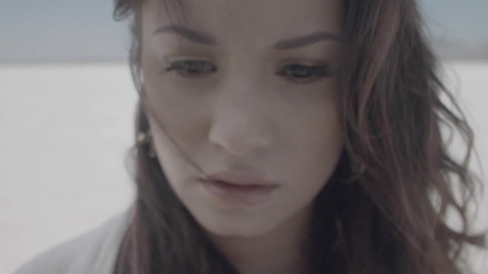 Demi Lovato - Skyscraper (Official lyric video) 195