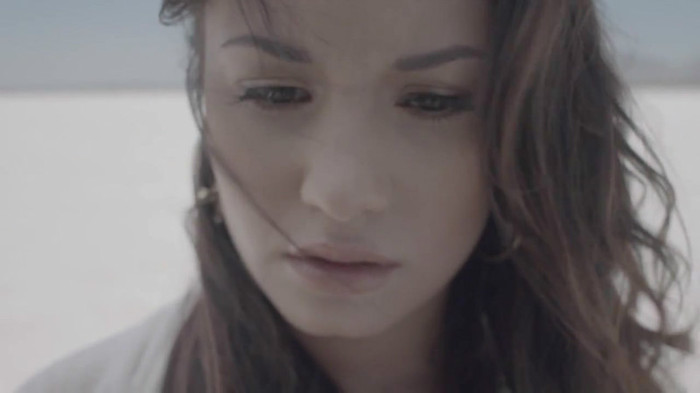 Demi Lovato - Skyscraper (Official lyric video) 197