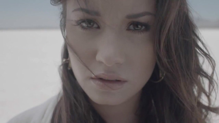 Demi Lovato - Skyscraper (Official lyric video) 204