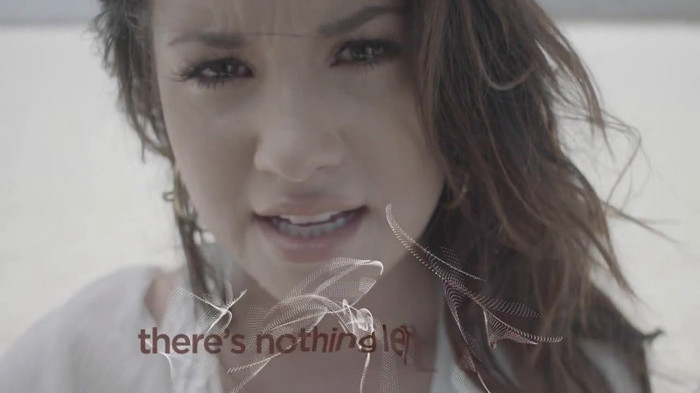 Demi Lovato - Skyscraper (Official lyric video) 445 Demi Lovato - Skyscraper (Official lyric video) 445