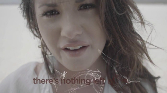 Demi Lovato - Skyscraper (Official lyric video) 450 Demi Lovato - Skyscraper (Official lyric video) 450