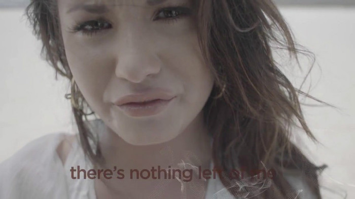 Demi Lovato - Skyscraper (Official lyric video) 458 Demi Lovato - Skyscraper (Official lyric video) 458
