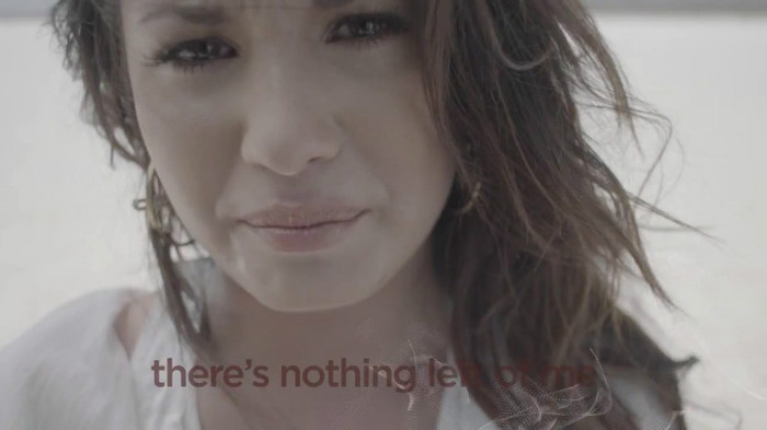 Demi Lovato - Skyscraper (Official lyric video) 459 Demi Lovato - Skyscraper (Official lyric video) 459