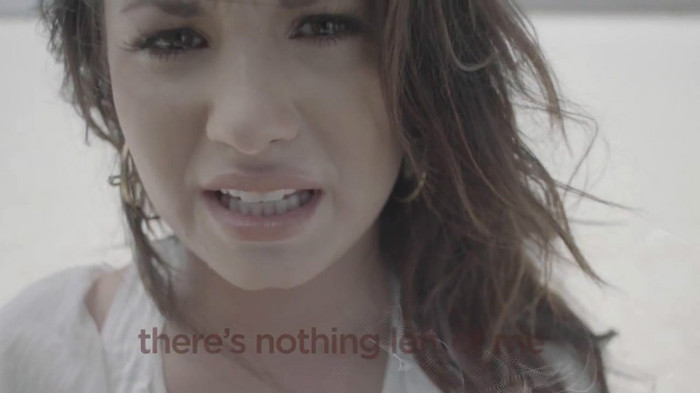 Demi Lovato - Skyscraper (Official lyric video) 461 Demi Lovato - Skyscraper (Official lyric video) 461